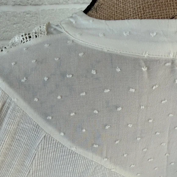 Gimmicks by BKE Cream Lace Accent Blouse - Picture 7 of 7